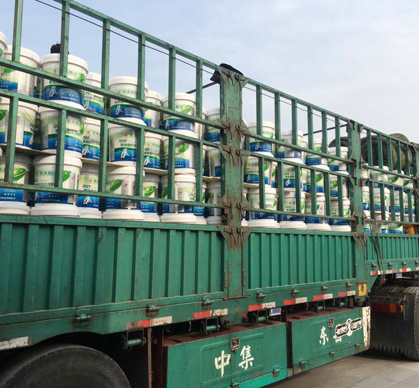 水性聚氨酯防水涂料發(fā)貨現(xiàn)場(chǎng)